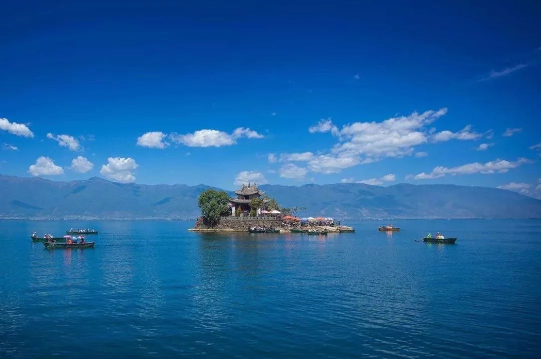 杭州vs大理风景视频直播,我盯着屏幕看了三天,发现这两个地方根本不在一个次元 杭州vs大理风景视频直播,我盯着屏幕看了三天,发现这两个地方根本不在一个次元
